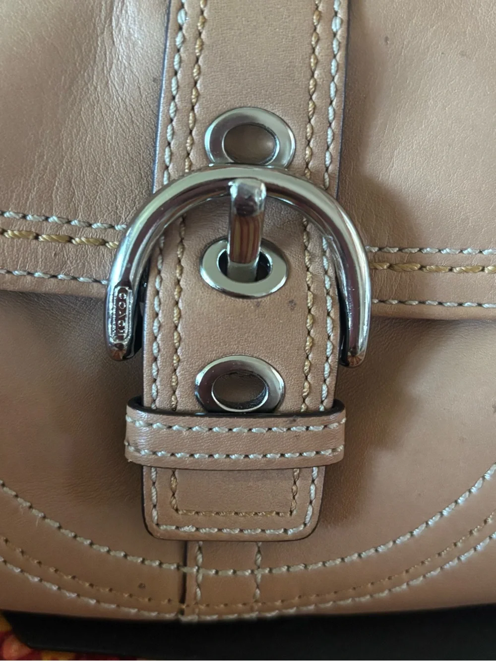Coach compact tan